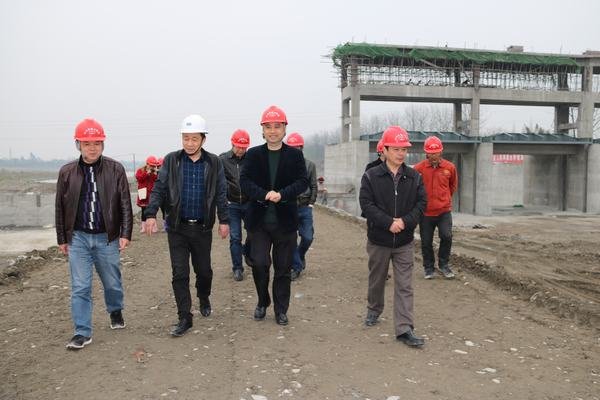 鄔清富到西河順江堰引水樞紐整治工程視察并指導工作 