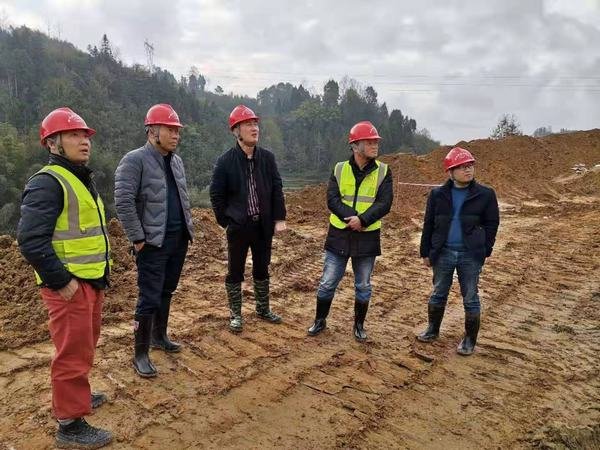 公司總經(jīng)理袁斌一行到土地灘水庫(kù)項(xiàng)目開展督導(dǎo)工作