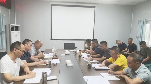 公司董事長代勇一行到自貢小井溝水利工程檢查指導工作