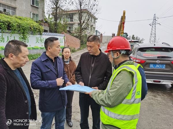 井研縣副縣長謝建平一行到井研項(xiàng)目開展調(diào)研工作