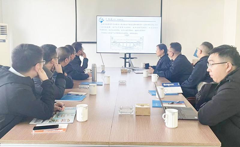 汪輝德一行赴鄭州對造槽機(jī)主要構(gòu)件進(jìn)行驗(yàn)收